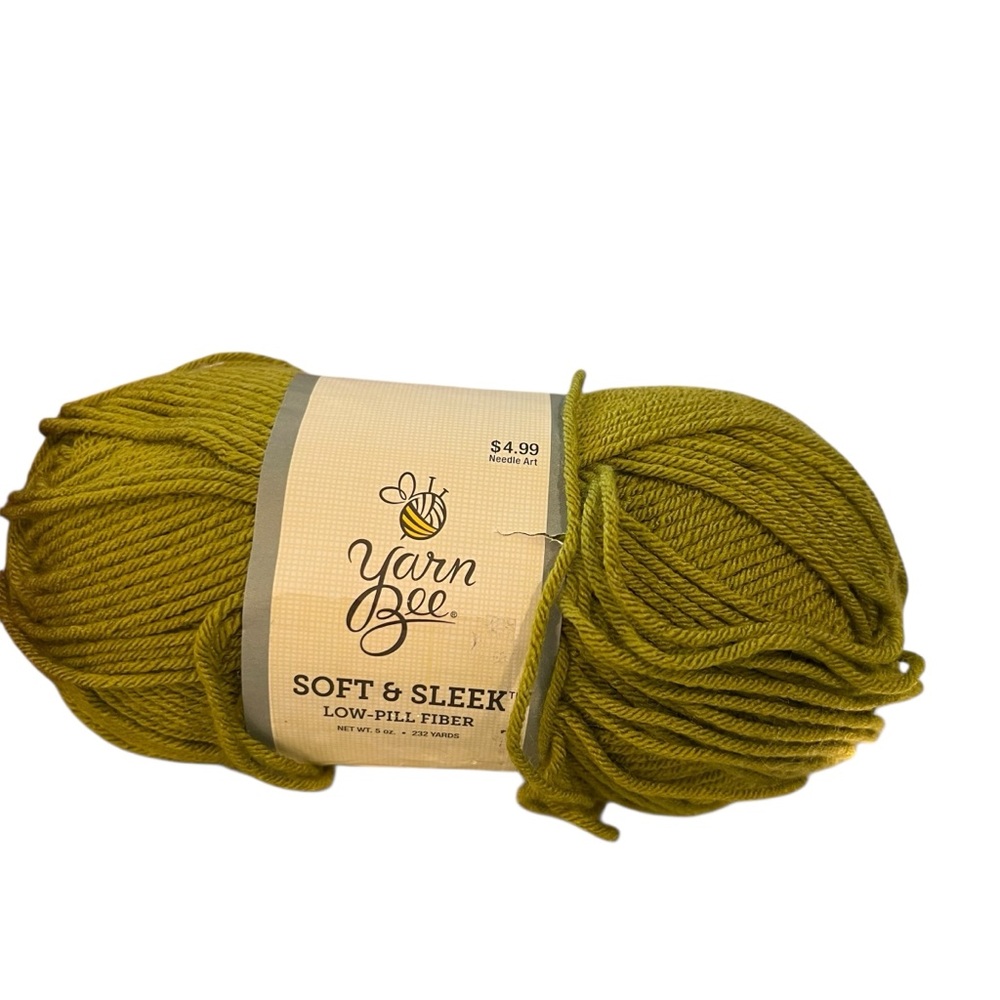 Yarn Bee Soft & Sleek Yarn 1 Skein Green Apple 310 2015 232‎ Yards Low Pill NEW